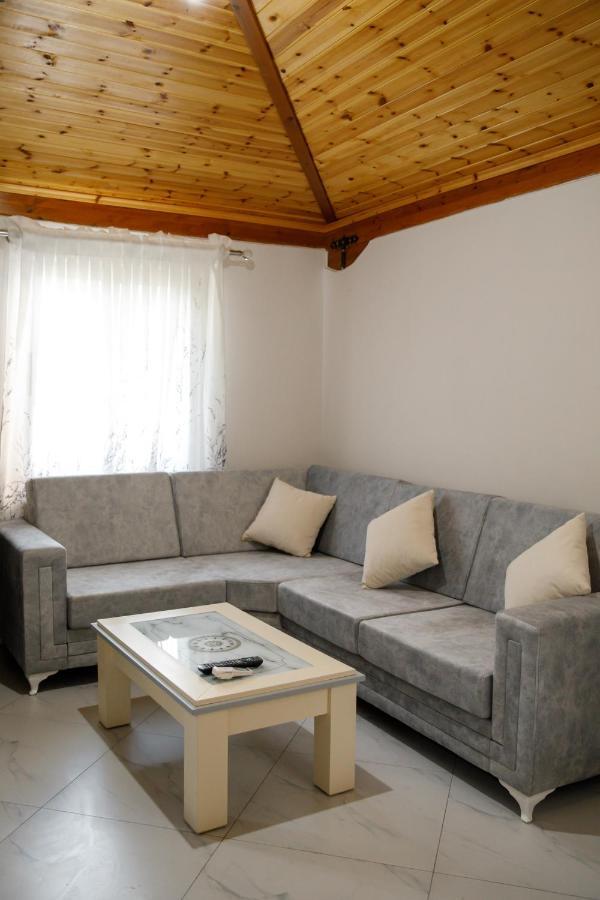 Logli Apartments Gjirokastër Extérieur photo