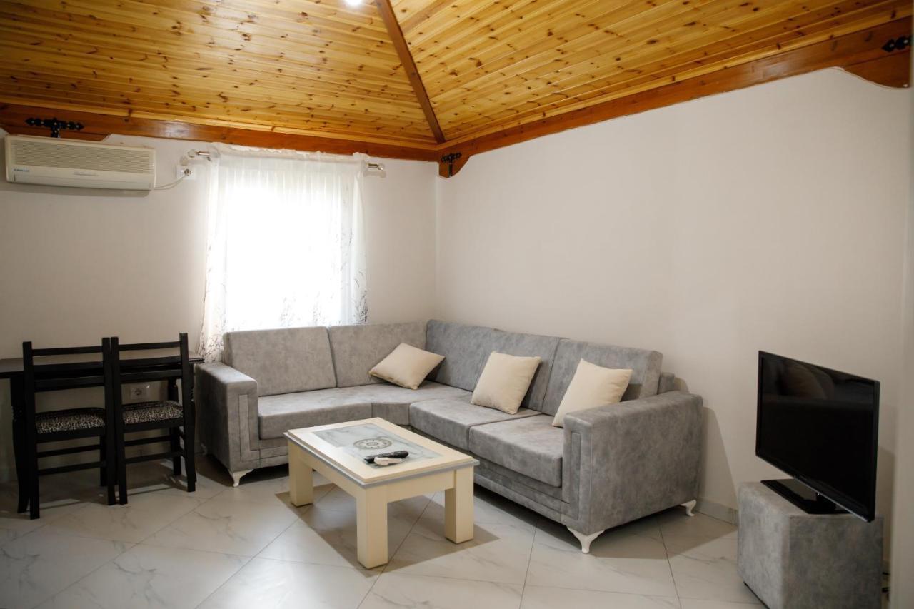 Logli Apartments Gjirokastër Extérieur photo